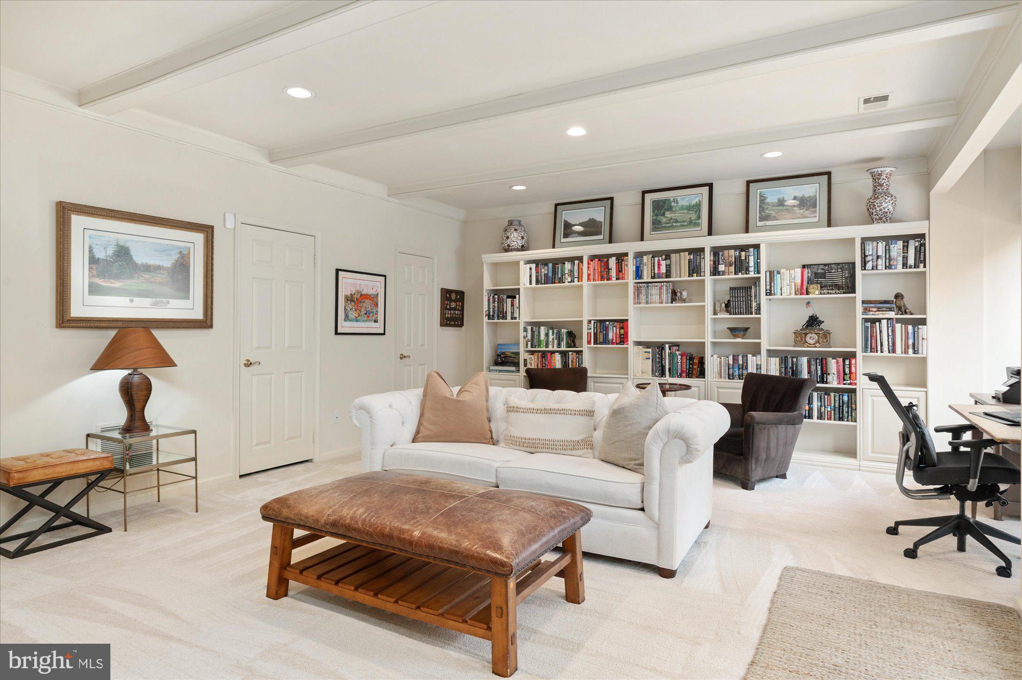 RIVER HILL - Residential