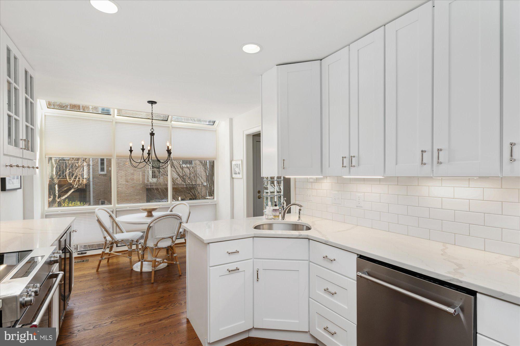 RIVER HILL - Residential