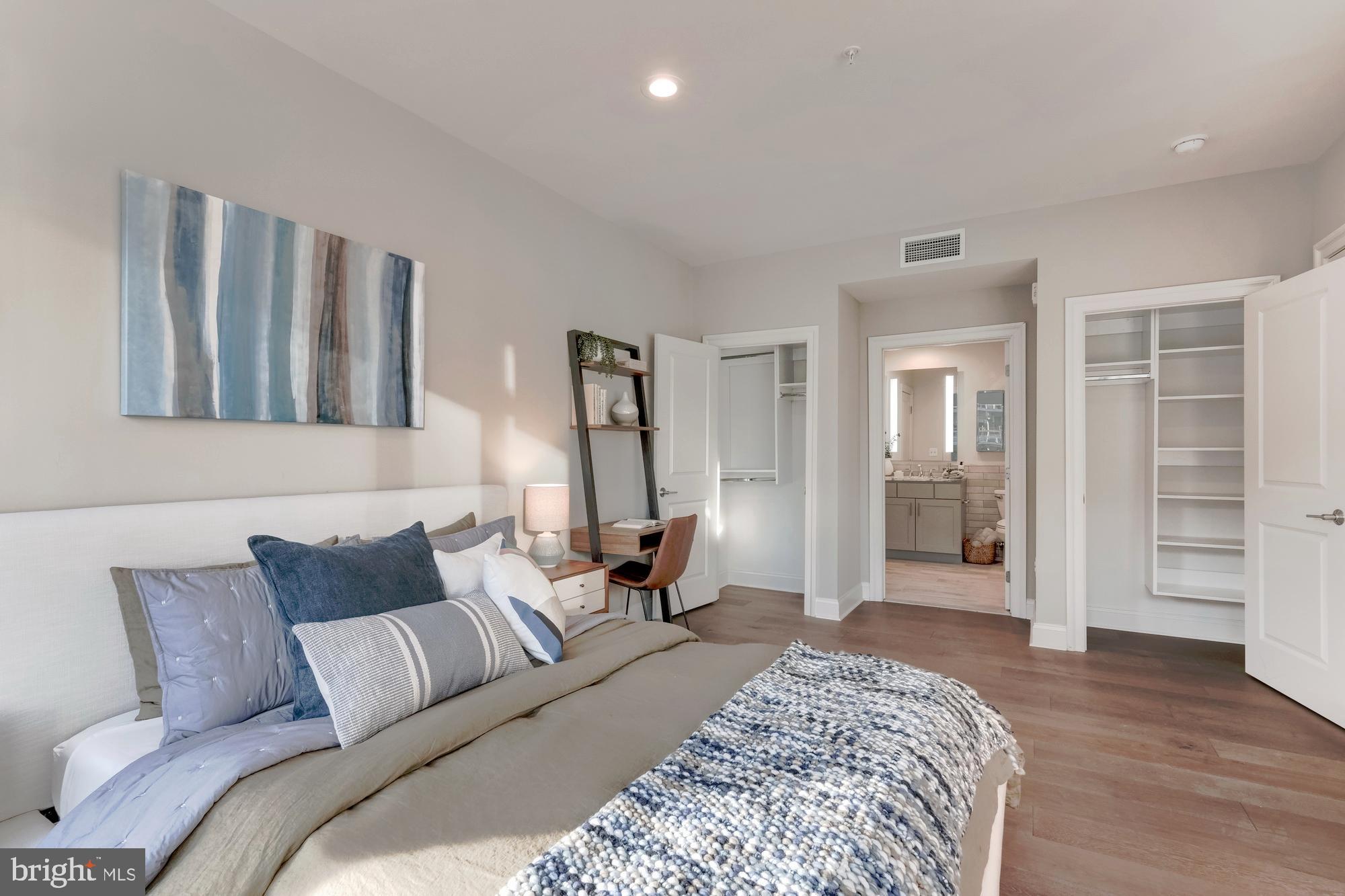 LOGAN SQUARE - Residential Lease