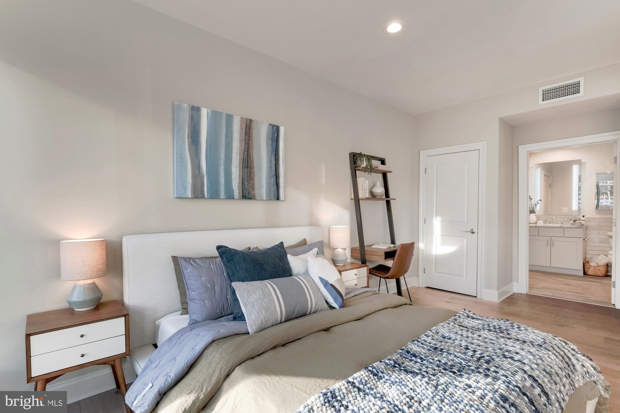 LOGAN SQUARE - Residential Lease