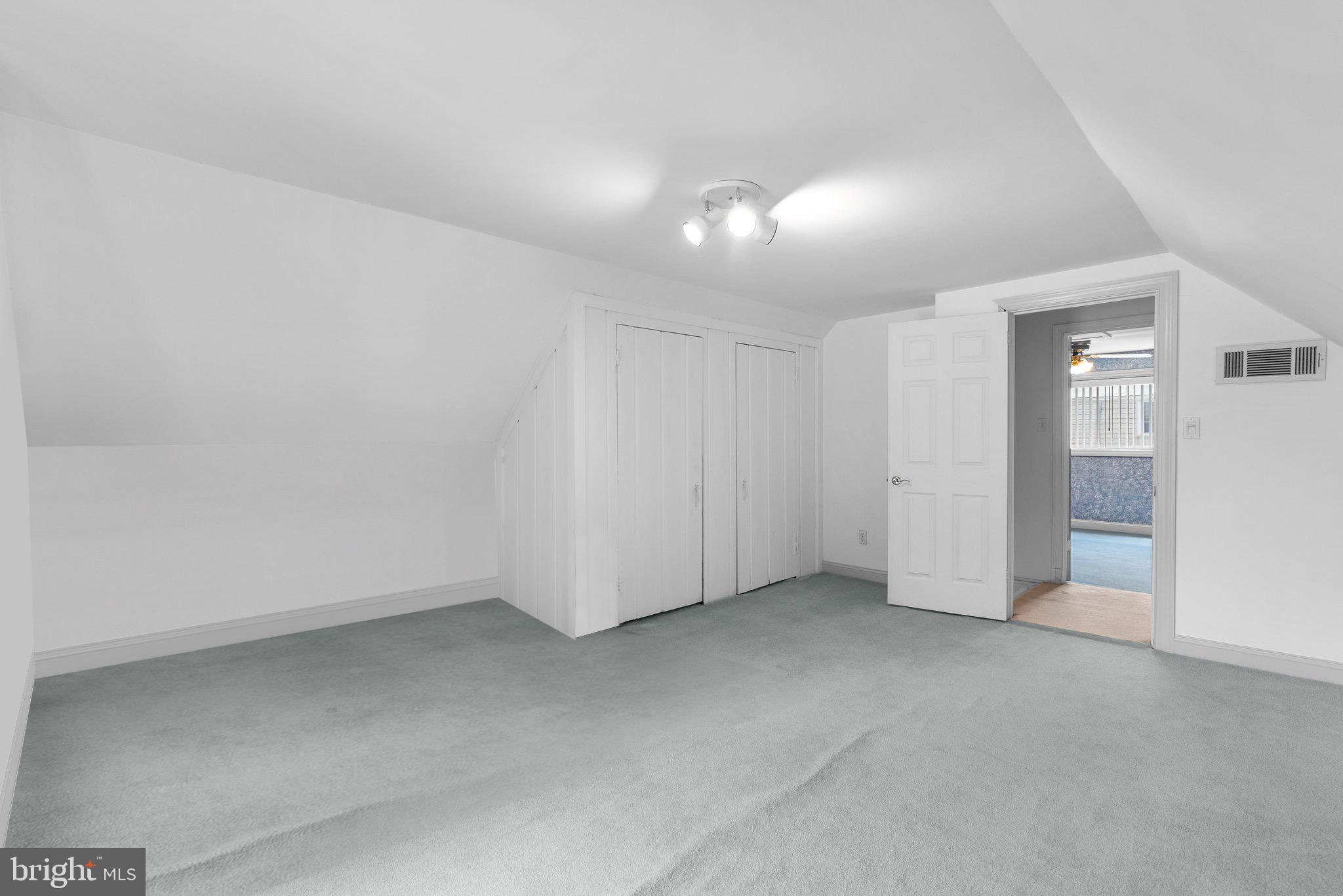 KNOLLWOOD ESTATES - Residential