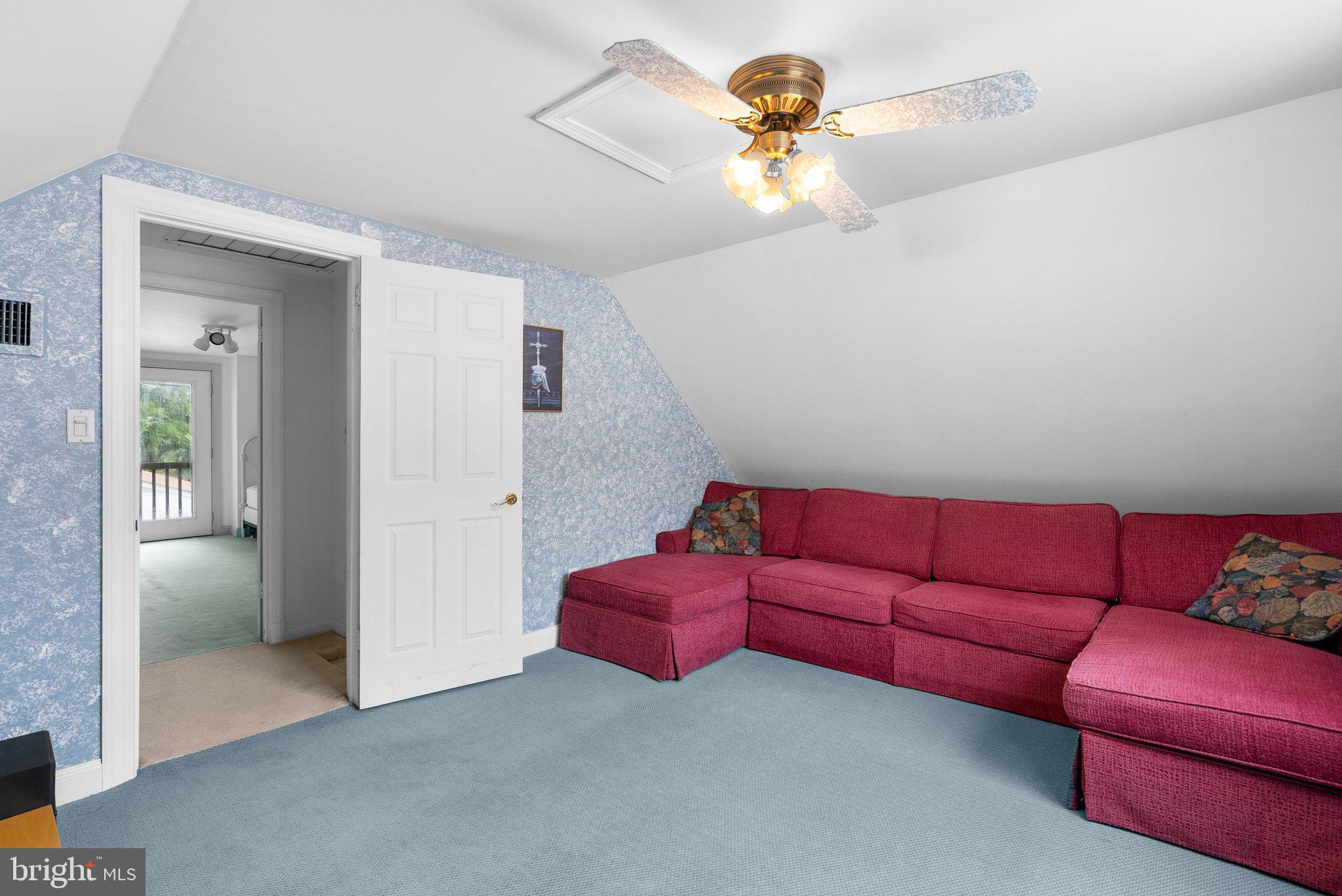 KNOLLWOOD ESTATES - Residential