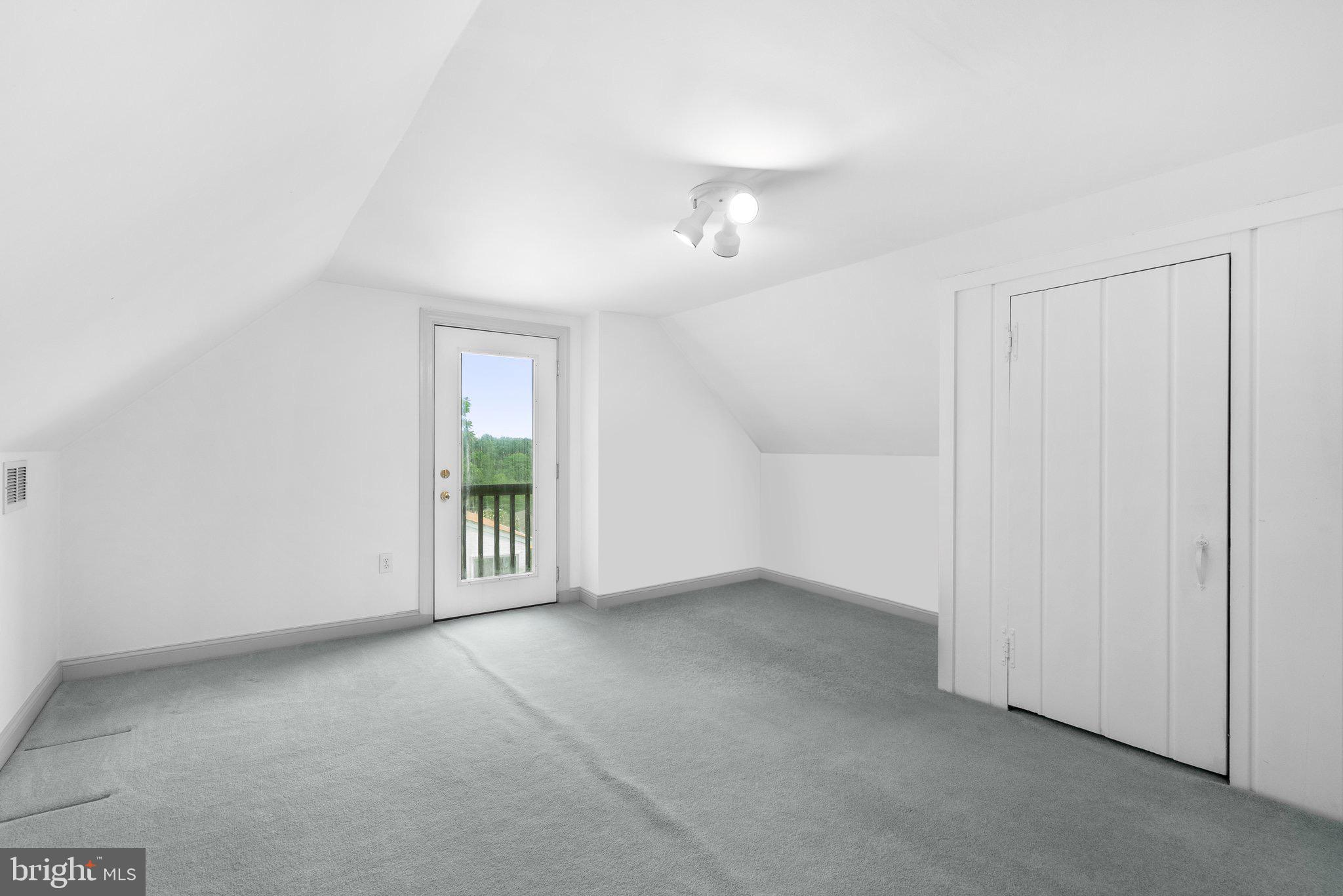 KNOLLWOOD ESTATES - Residential