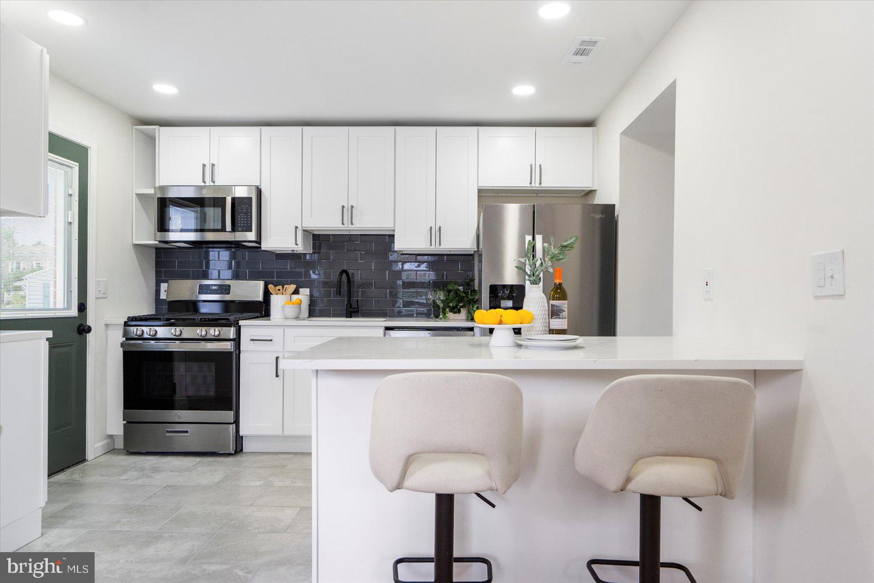 EDNOR GARDENS - LAKESIDE - Residential