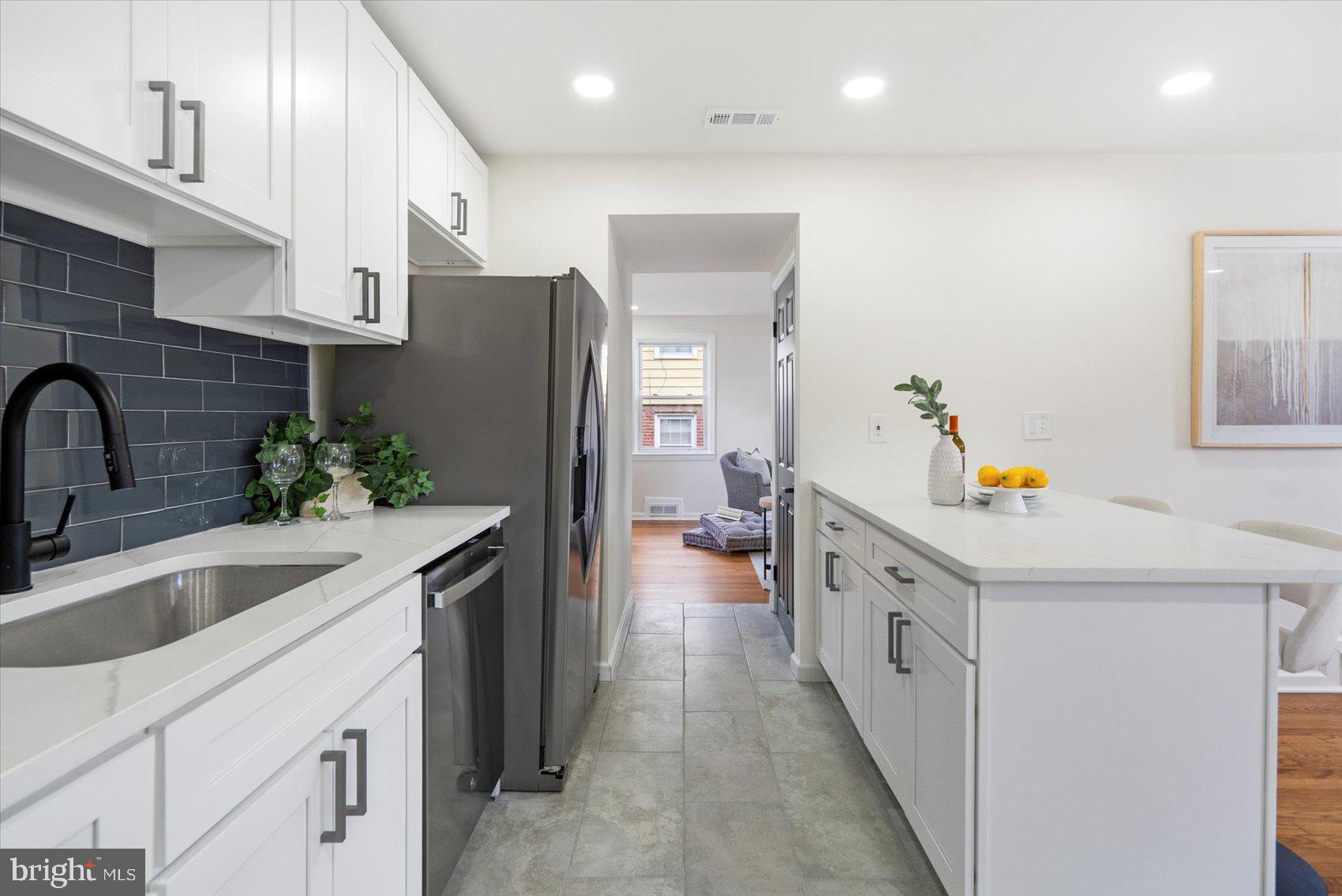 EDNOR GARDENS - LAKESIDE - Residential