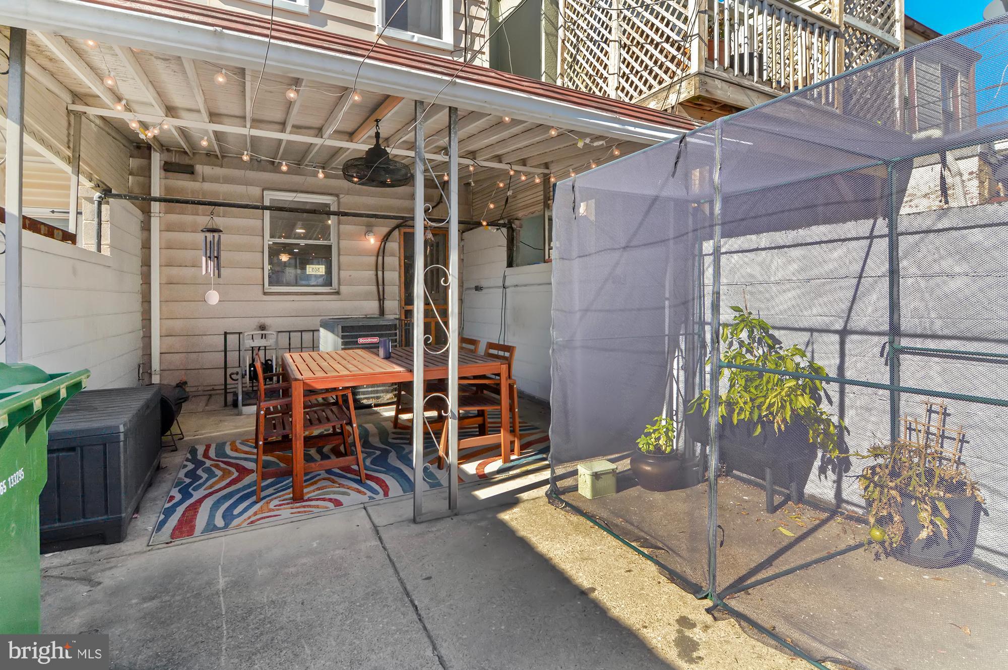 GREEKTOWN - Residential