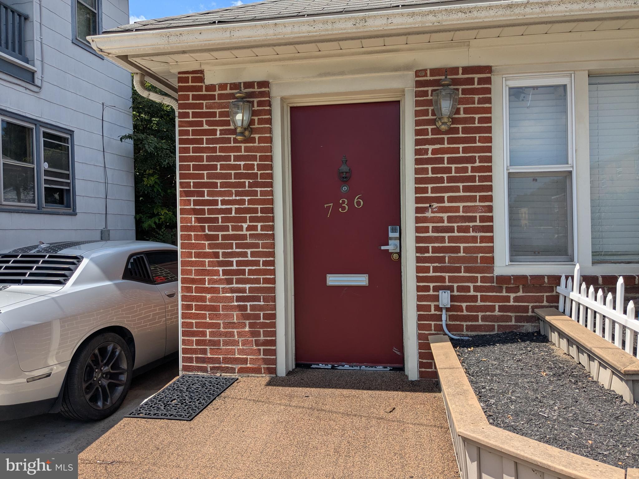 736 S 25TH STREET