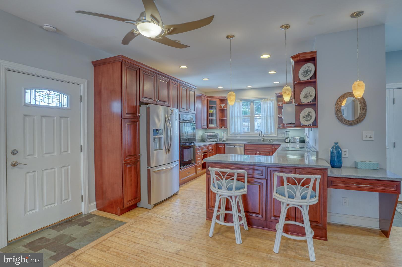 COUNTRY CLUB ESTATES - Residential