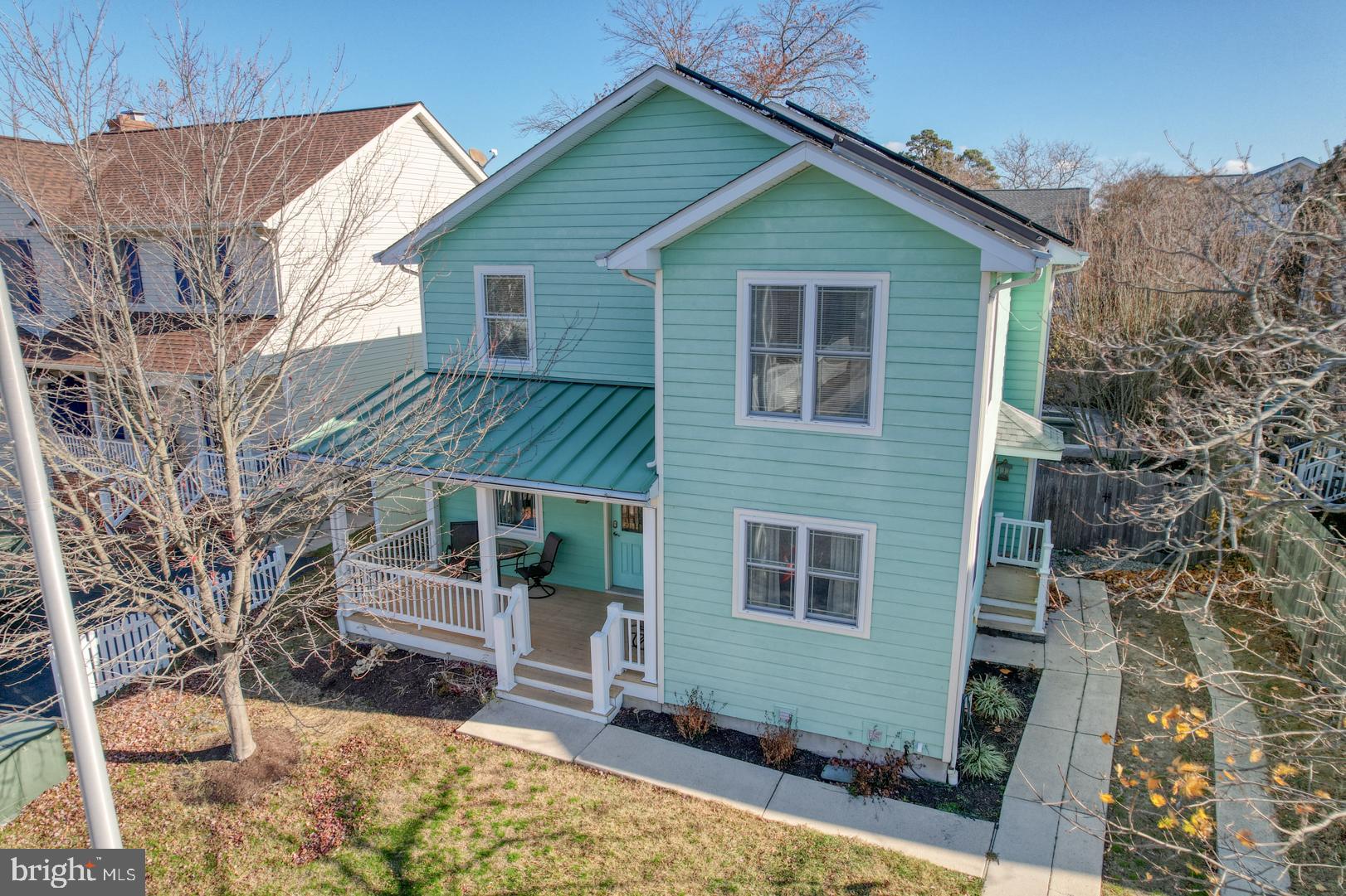 COUNTRY CLUB ESTATES - Residential