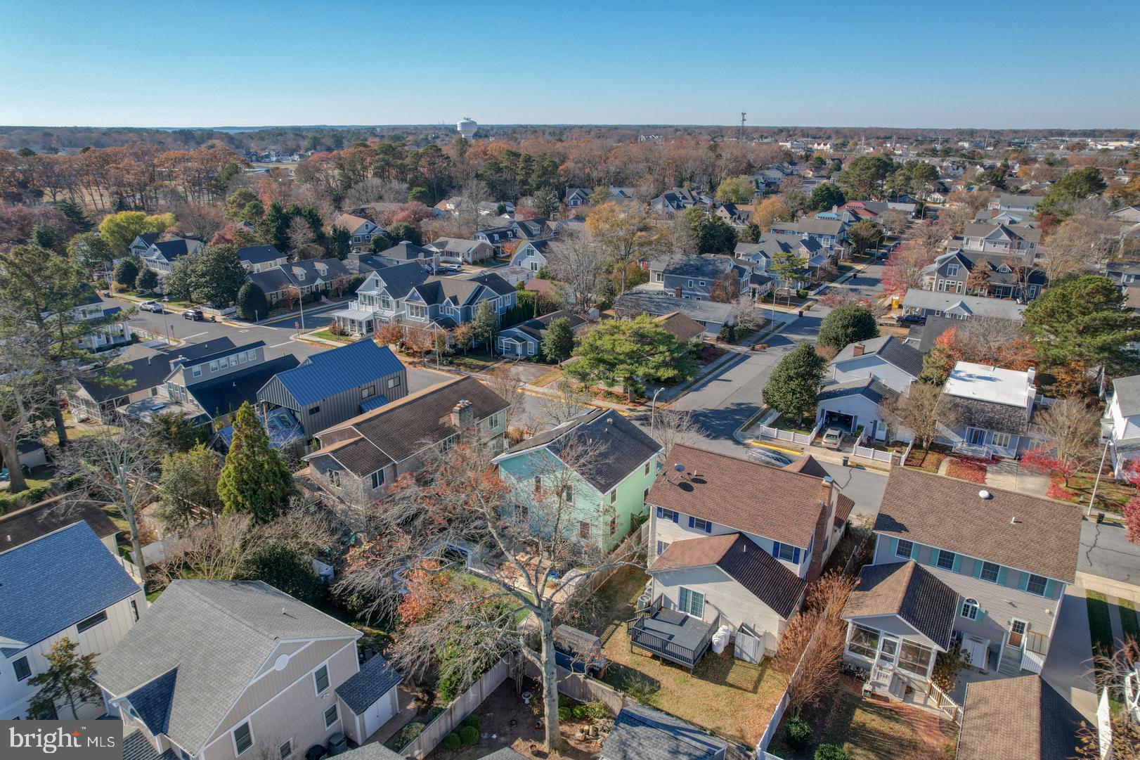 COUNTRY CLUB ESTATES - Residential