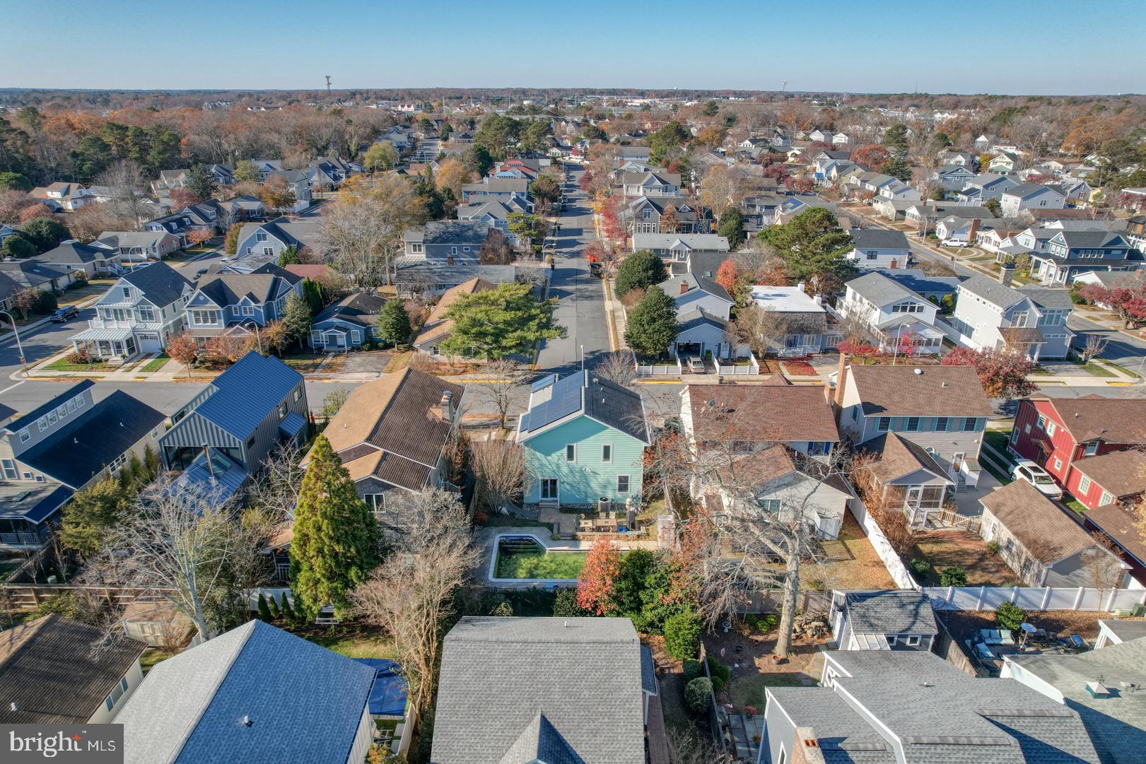 COUNTRY CLUB ESTATES - Residential