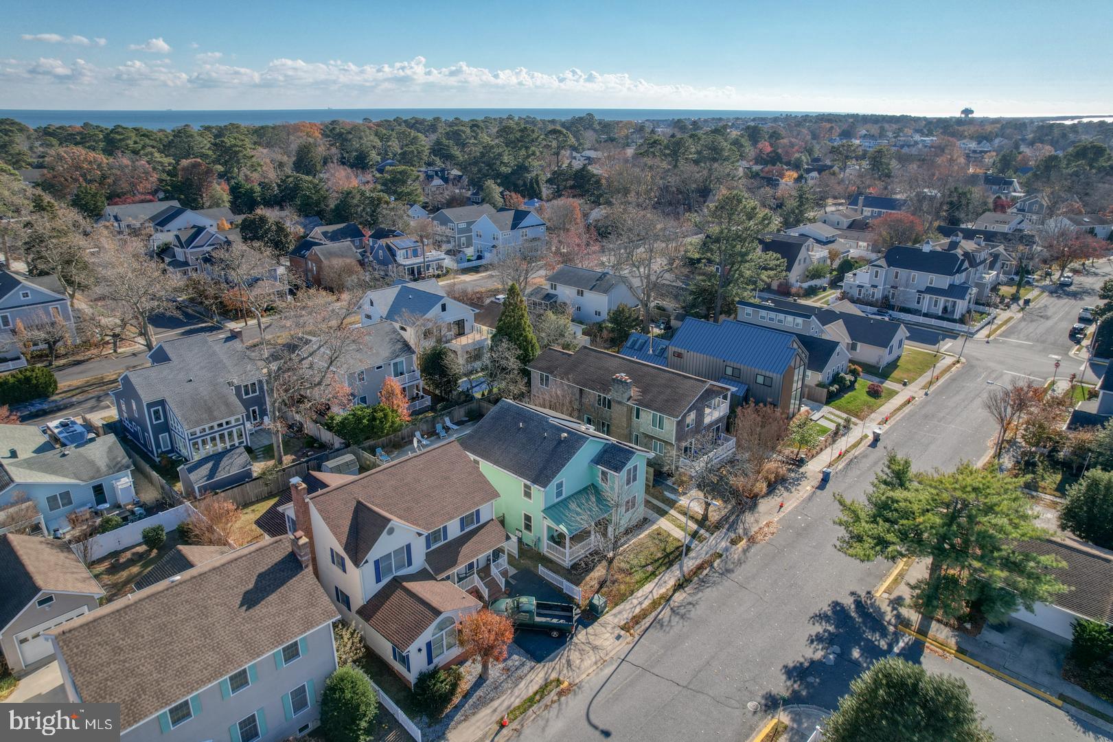 COUNTRY CLUB ESTATES - Residential