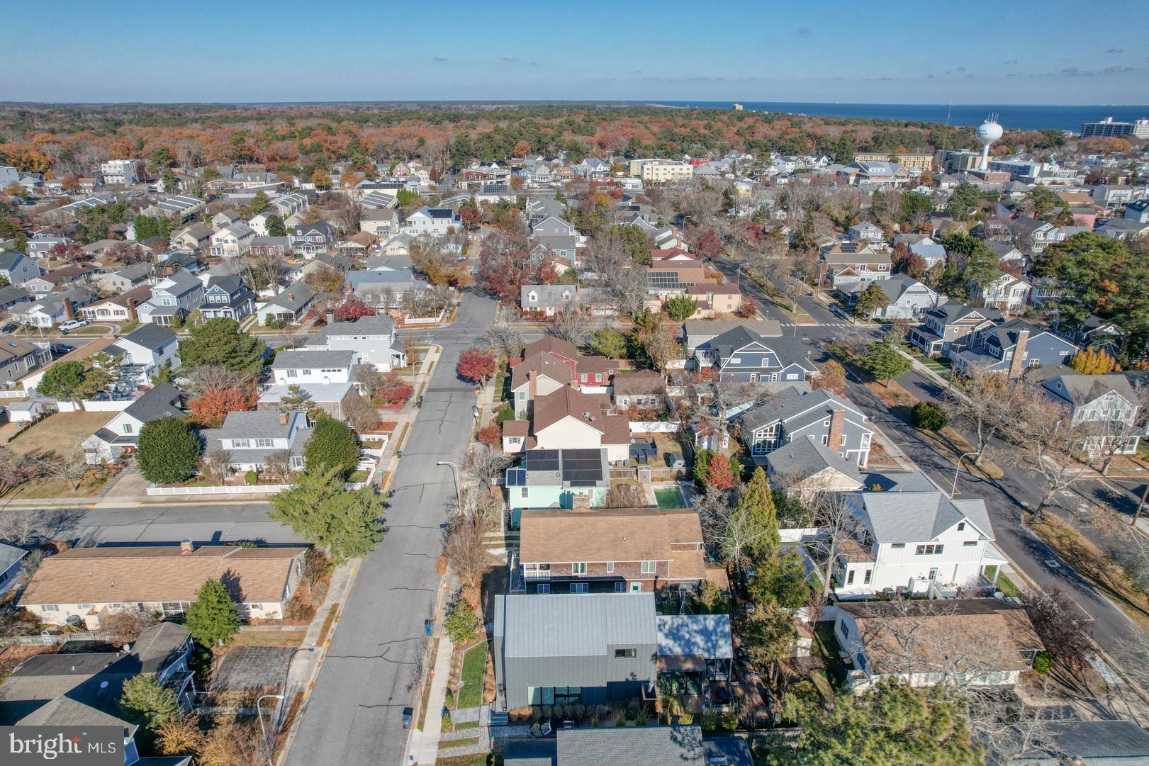 COUNTRY CLUB ESTATES - Residential