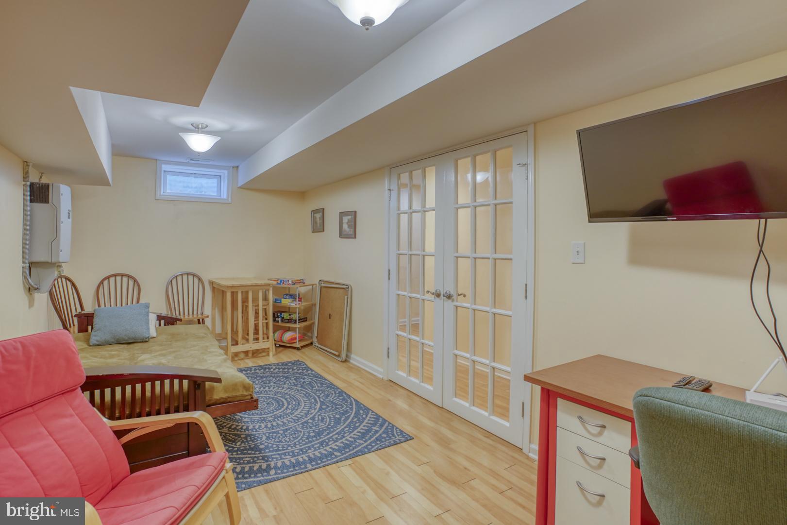 COUNTRY CLUB ESTATES - Residential