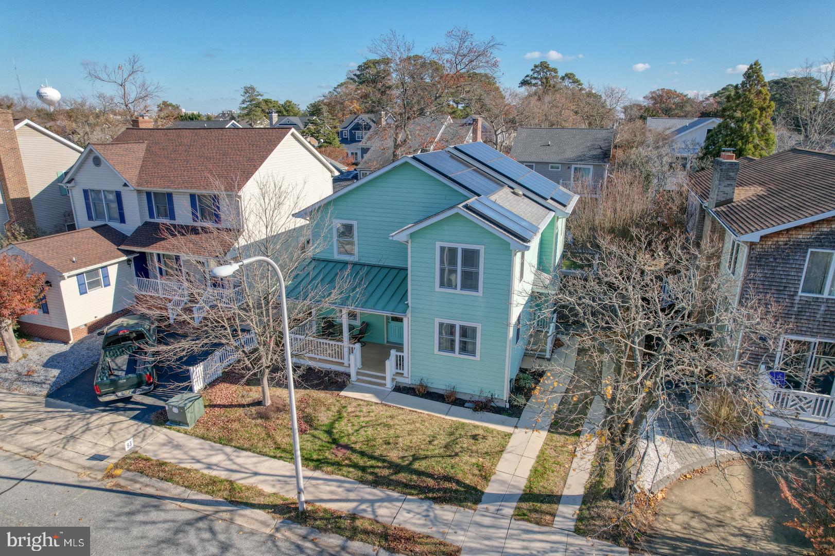 COUNTRY CLUB ESTATES - Residential