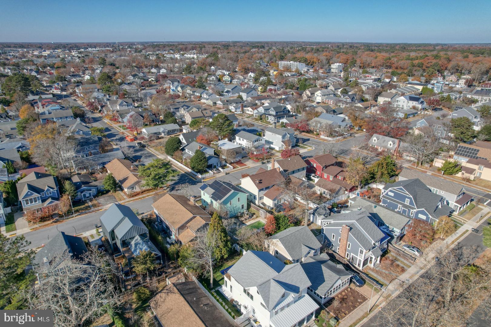 COUNTRY CLUB ESTATES - Residential