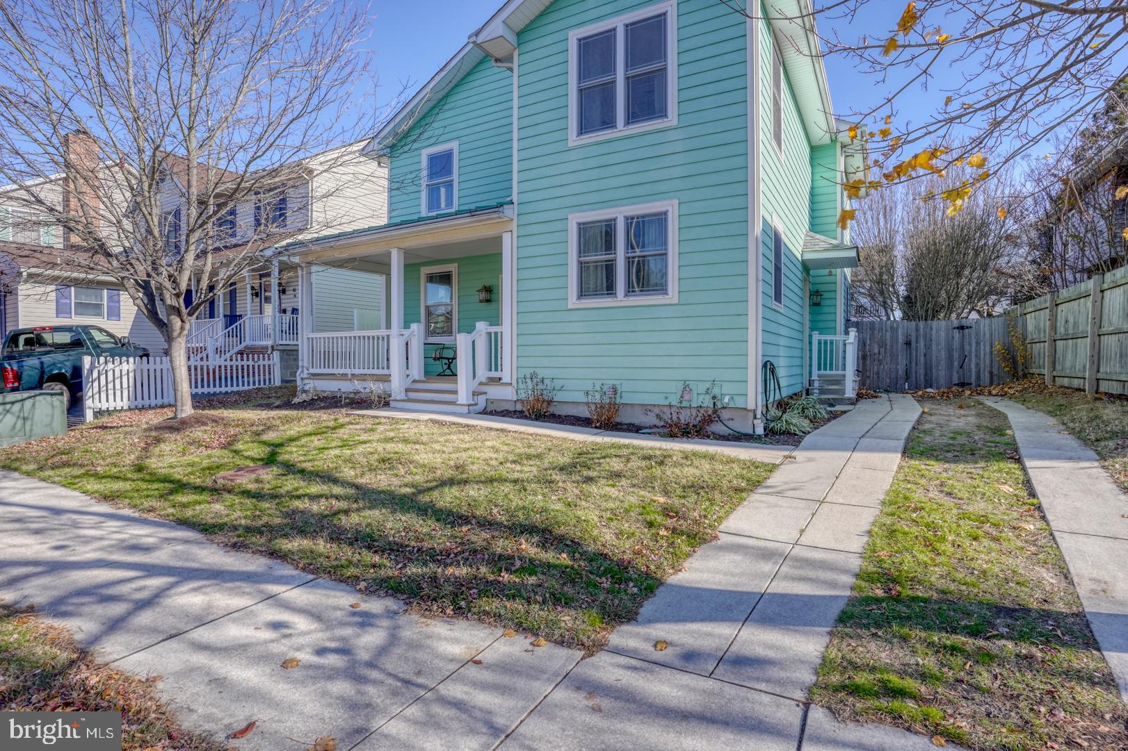 COUNTRY CLUB ESTATES - Residential