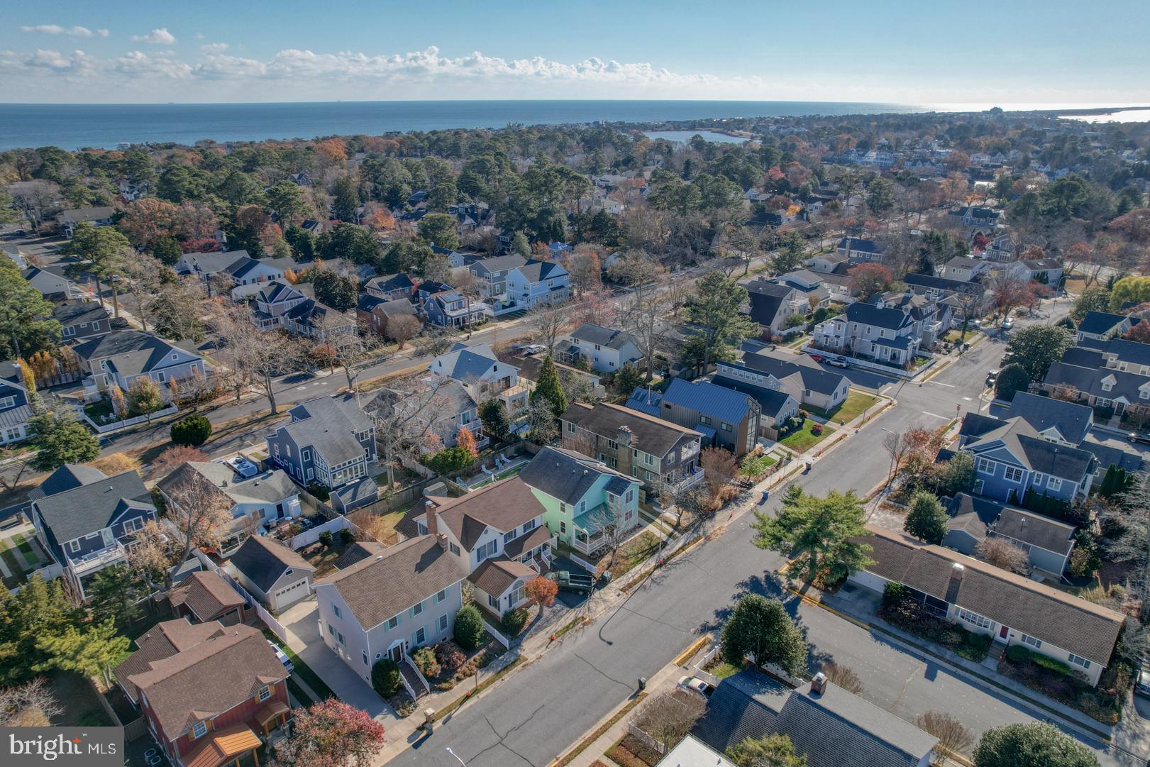 COUNTRY CLUB ESTATES - Residential