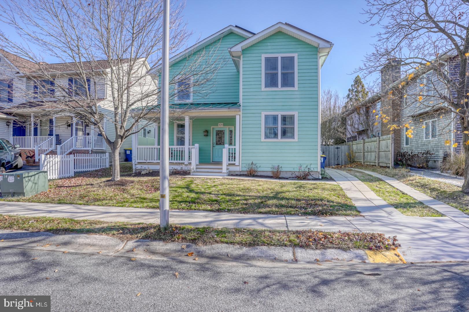 COUNTRY CLUB ESTATES - Residential