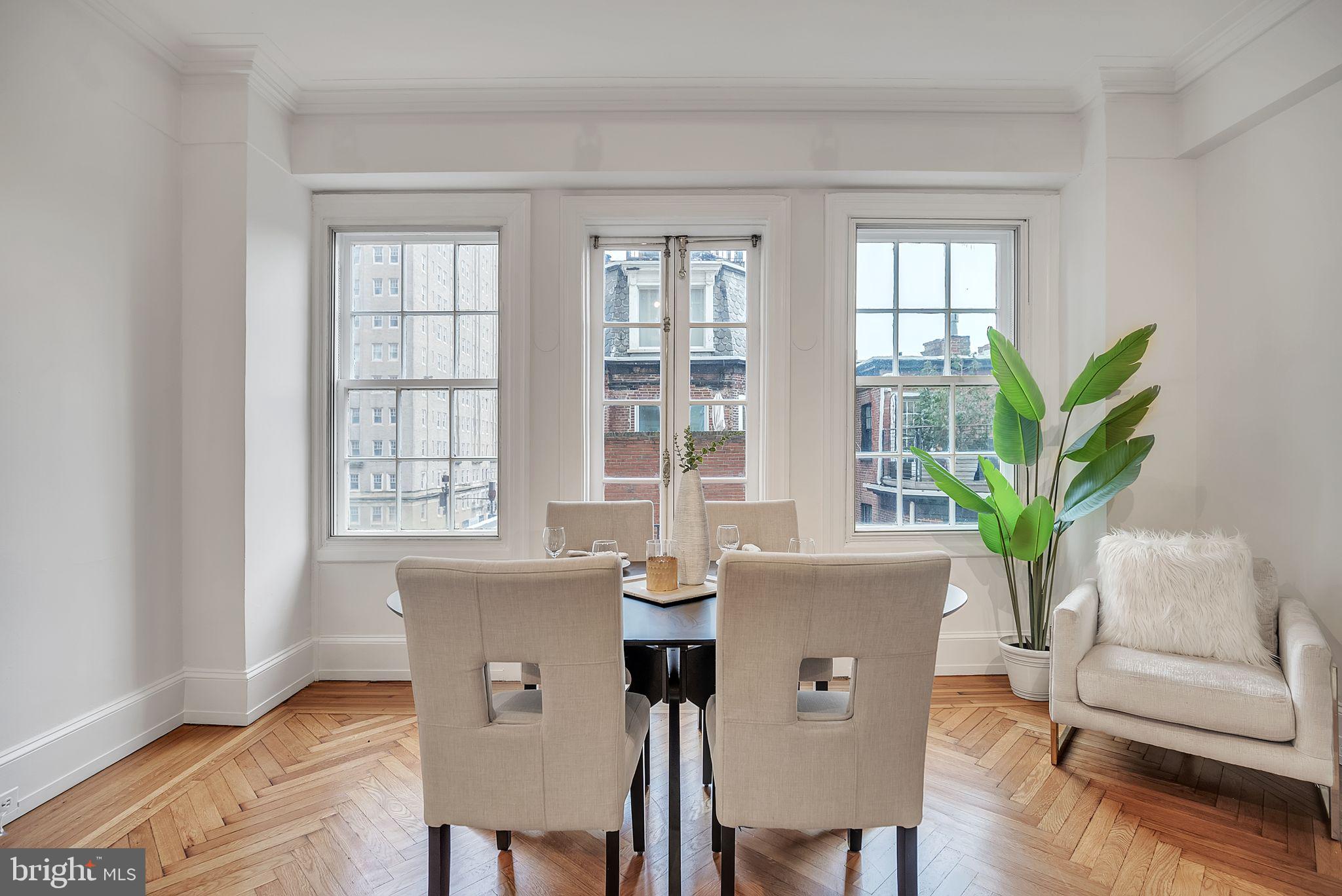 1900 RITTENHOUSE SQUARE 4B
