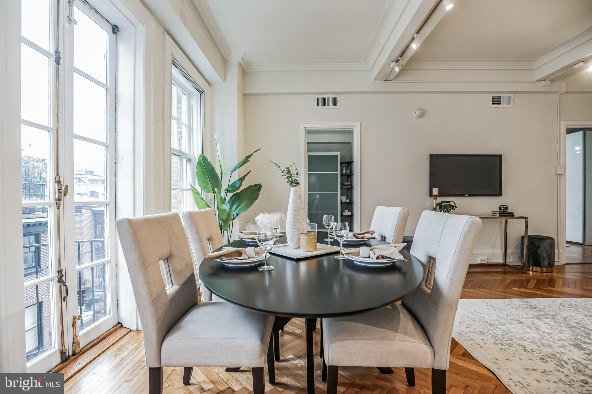 1900 RITTENHOUSE SQUARE 4B