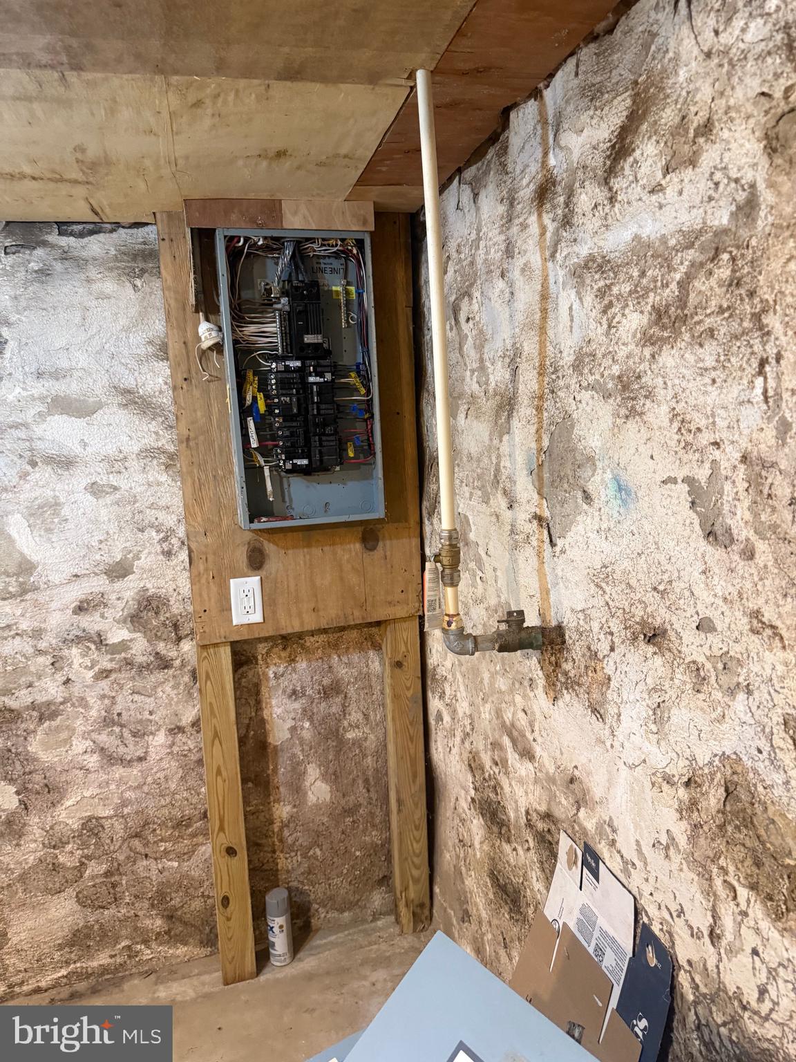 HISTORIC CHARLES TOWN - Residential