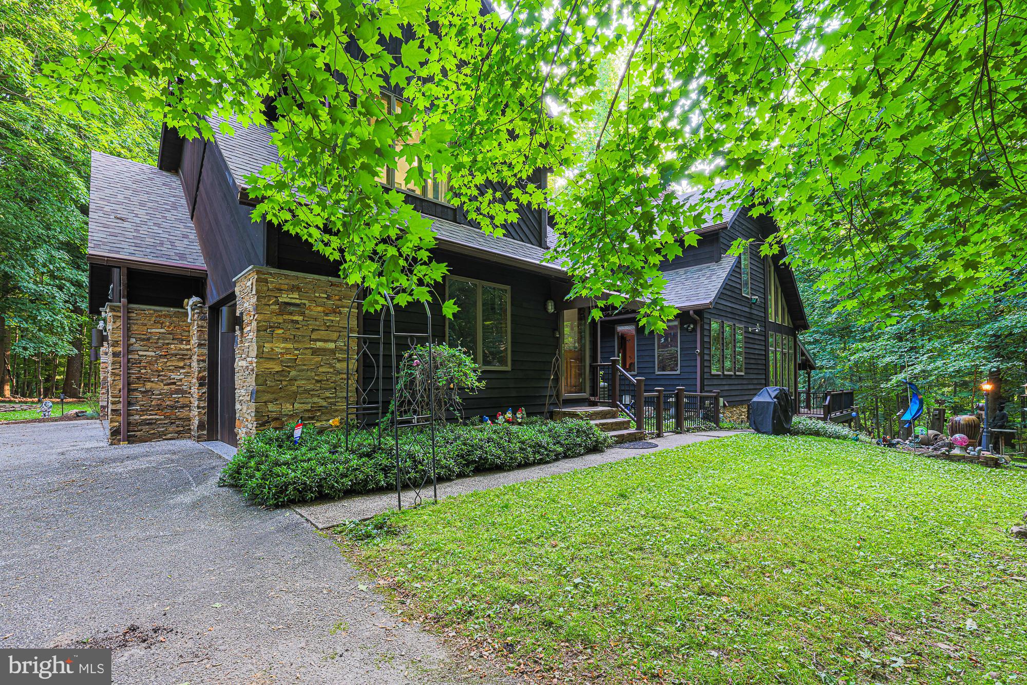 17 MONTVIEU COURT