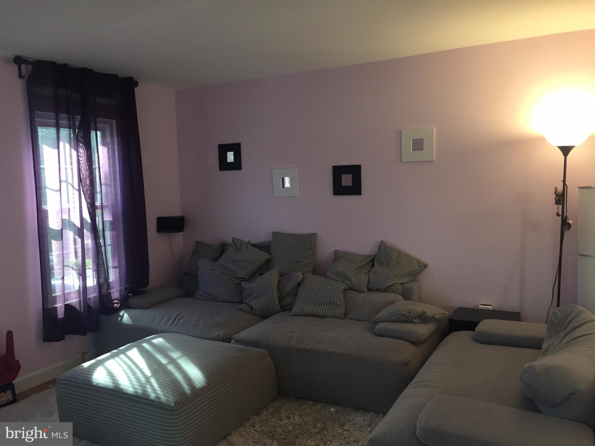 HUNTERS SQUARE - Residential Lease