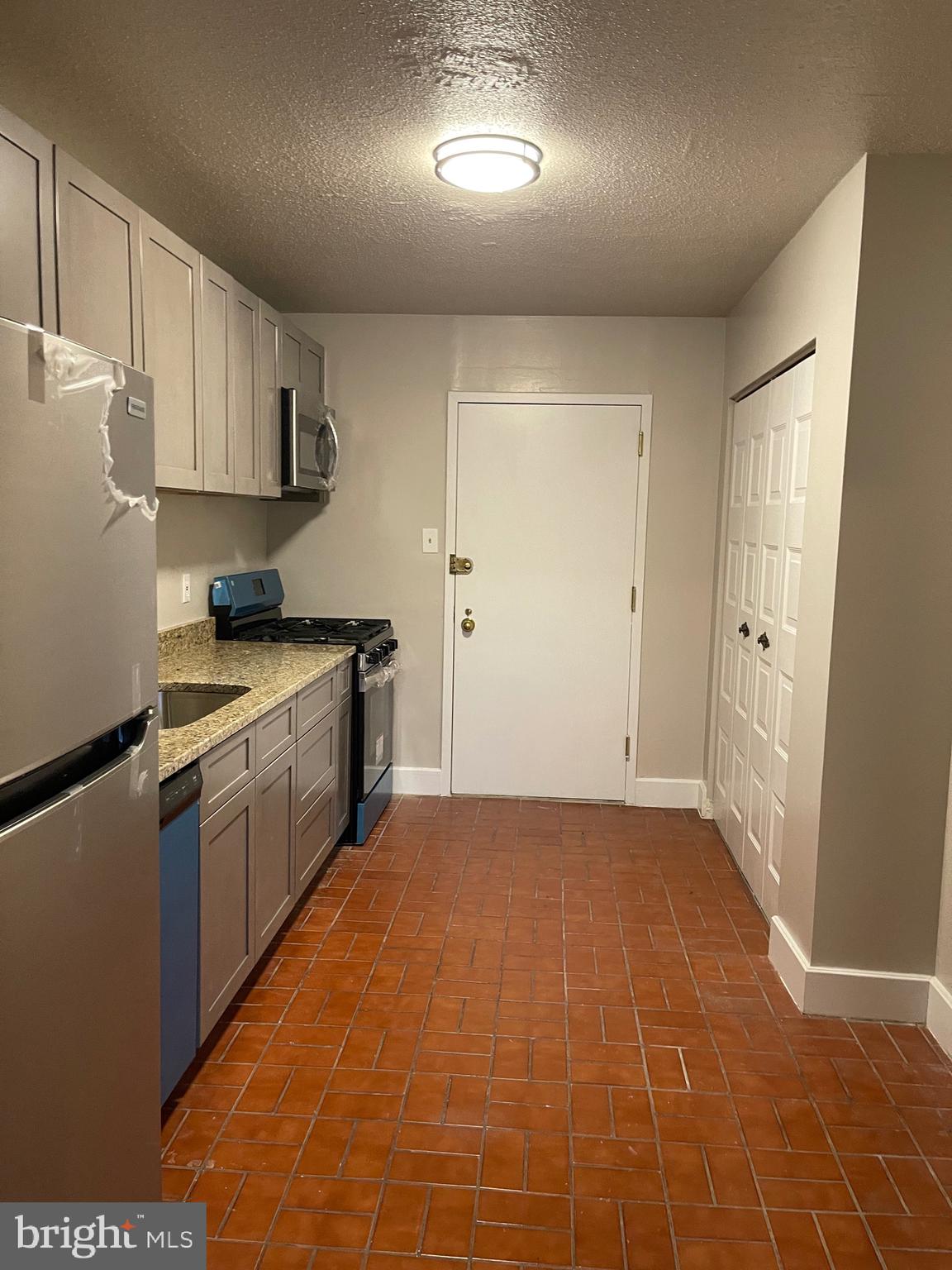 TOWERS IN WESTCHESTER PARK - Residential