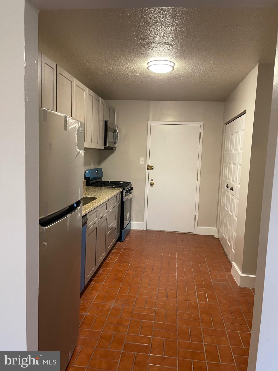 TOWERS IN WESTCHESTER PARK - Residential