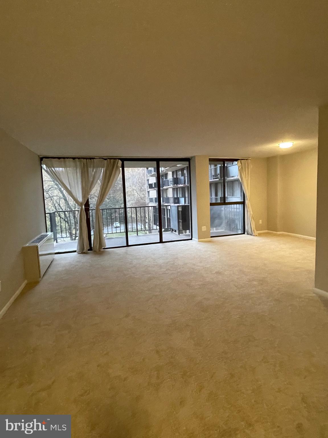 TOWERS IN WESTCHESTER PARK - Residential