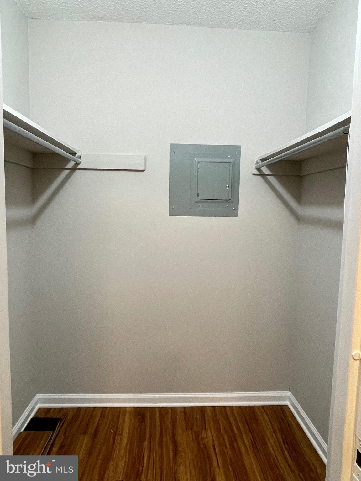 TOWERS IN WESTCHESTER PARK - Residential