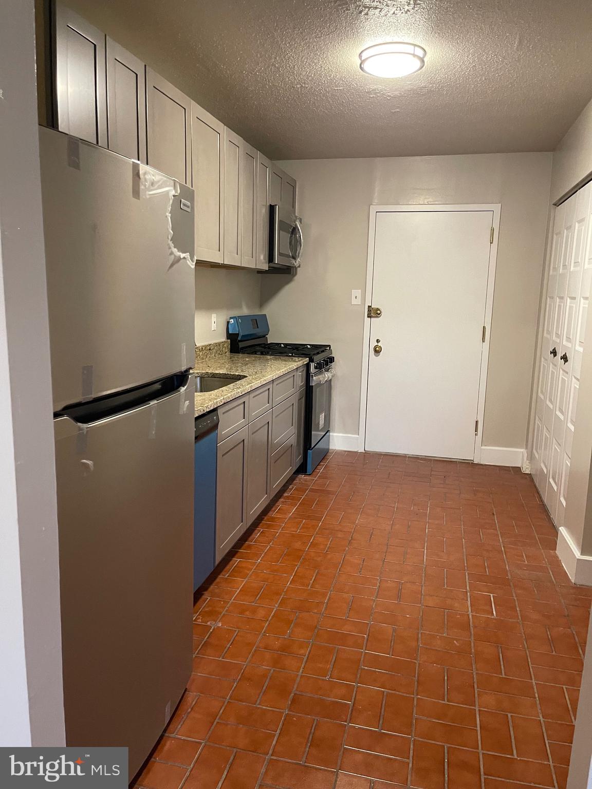 TOWERS IN WESTCHESTER PARK - Residential