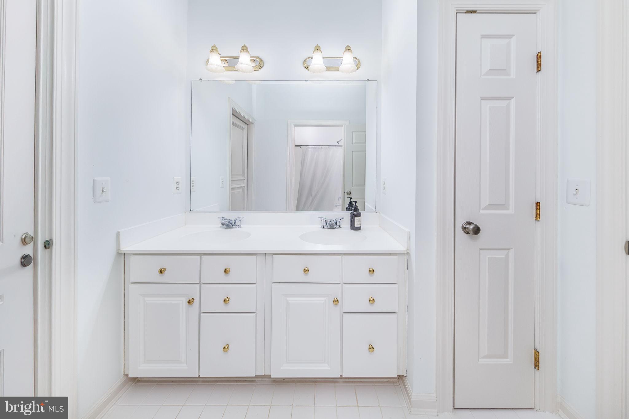 OAK VALLEY - Residential