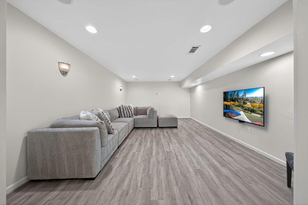 OAK VALLEY - Residential