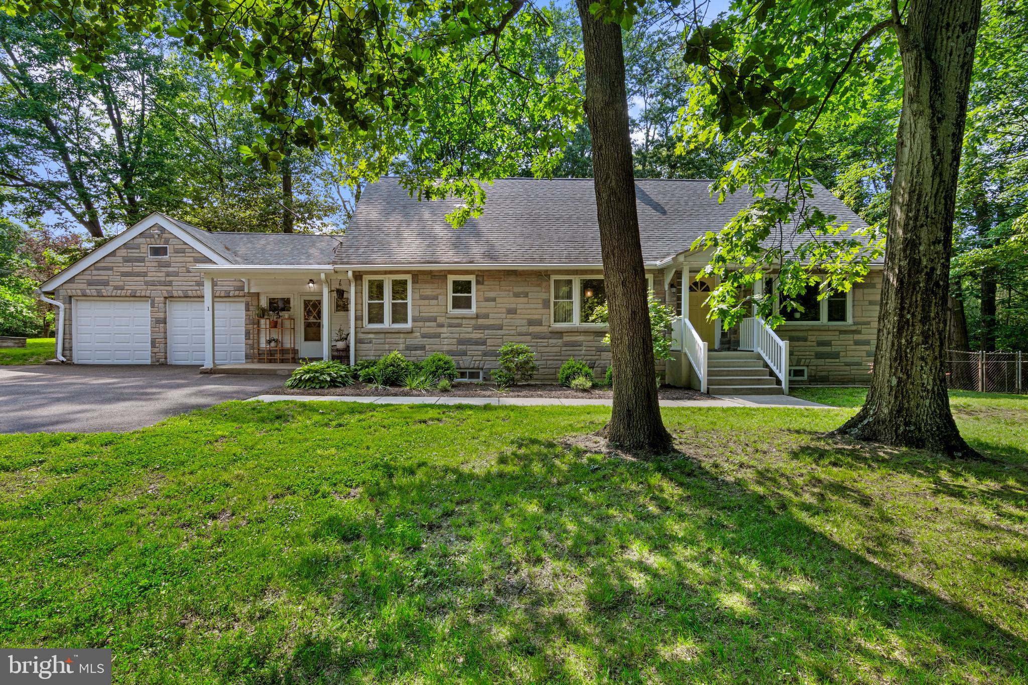 1 COLES AVENUE