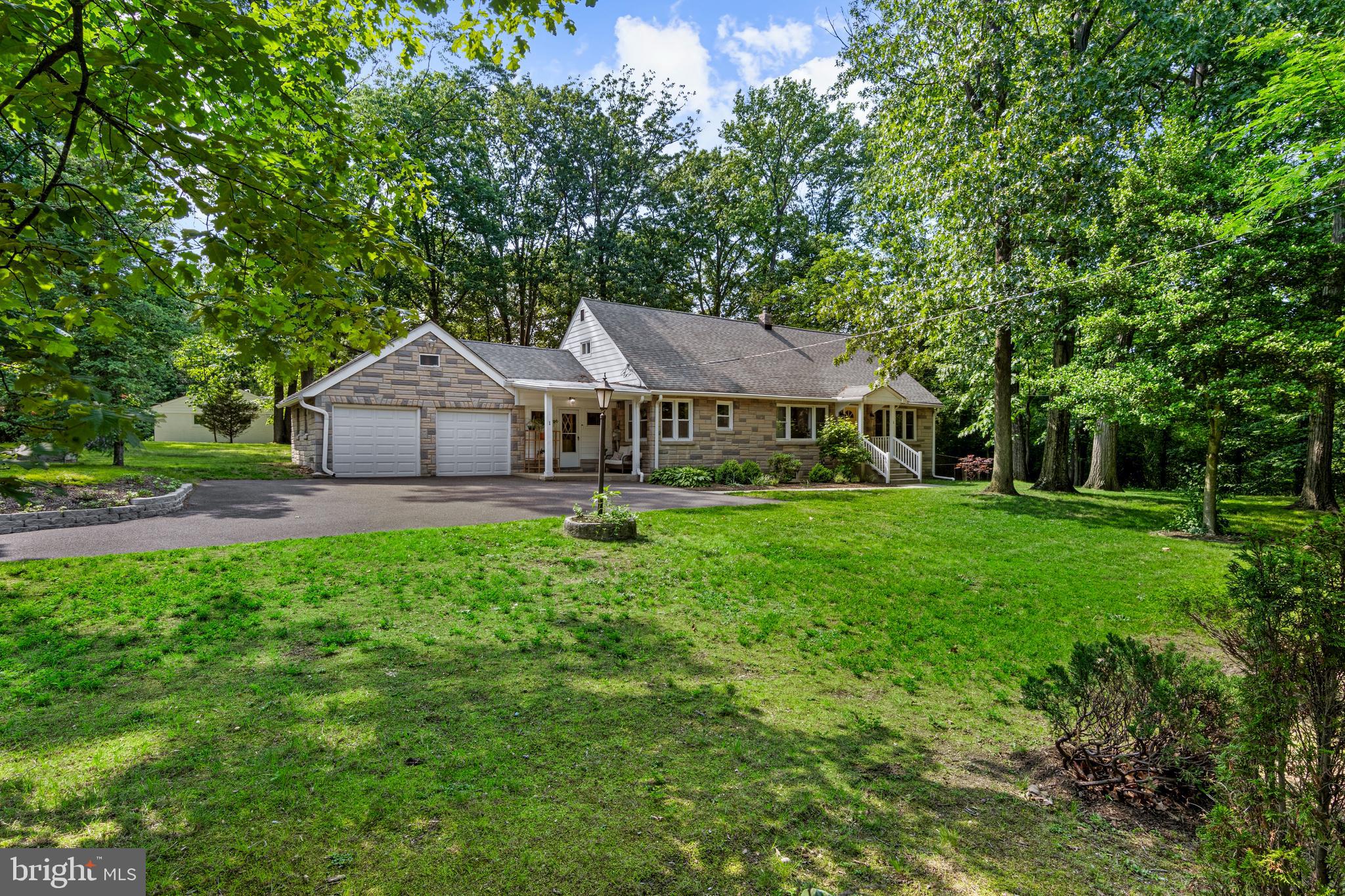 1 COLES AVENUE
