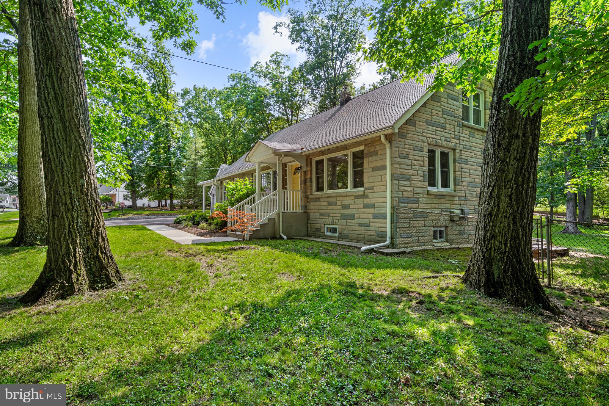 1 COLES AVENUE