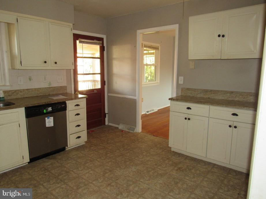 LAKESIDE VISTA - Residential