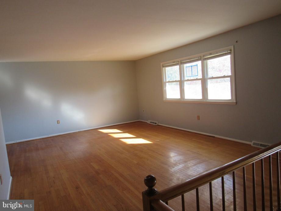 LAKESIDE VISTA - Residential