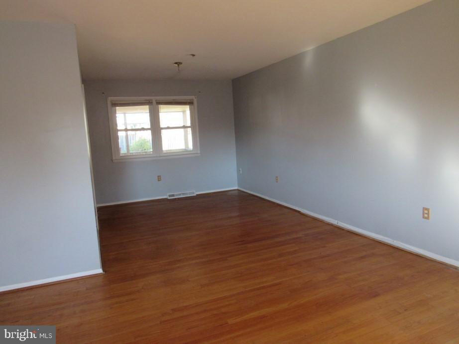 LAKESIDE VISTA - Residential