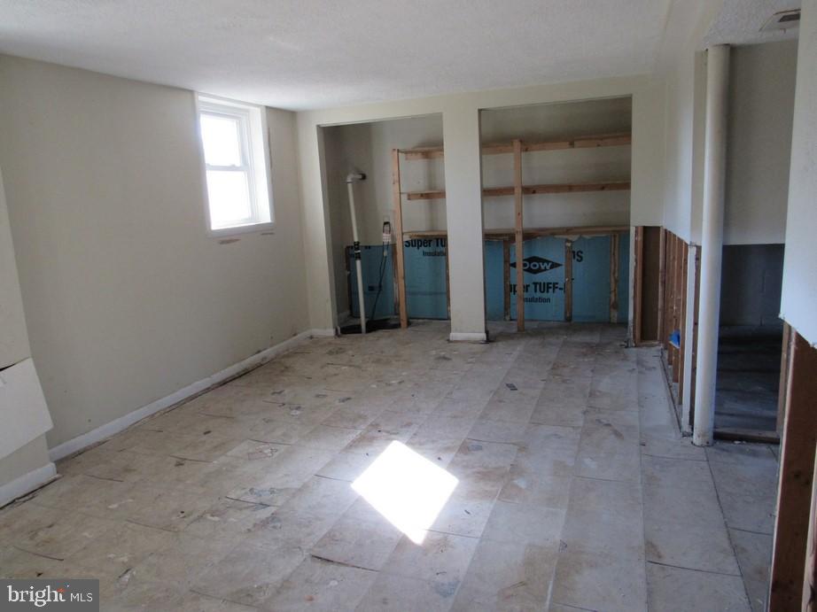 LAKESIDE VISTA - Residential