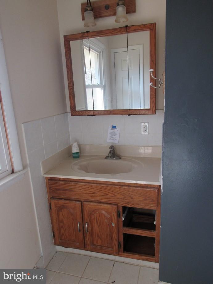 LAKESIDE VISTA - Residential