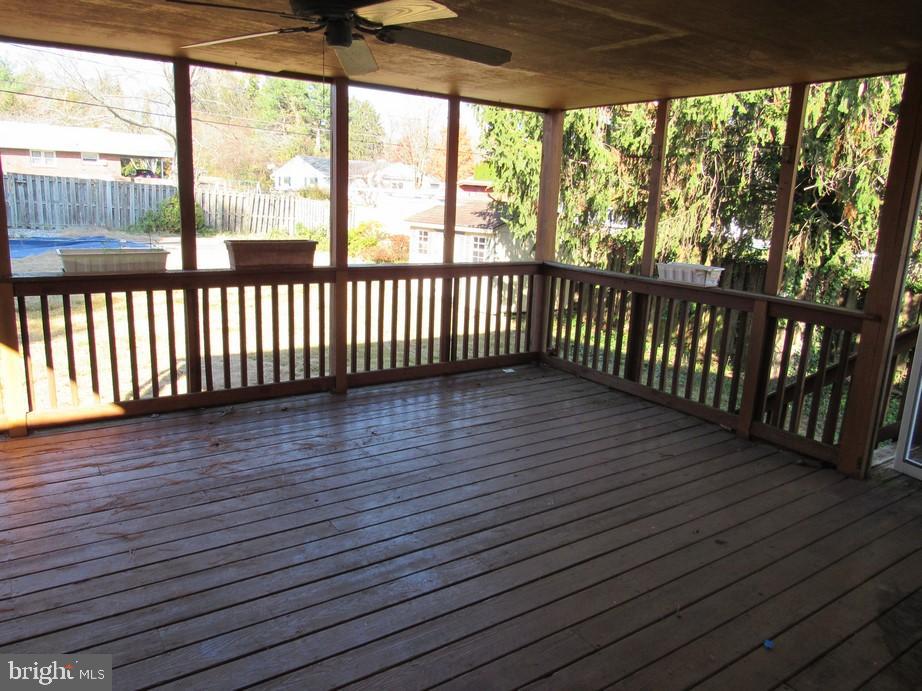 LAKESIDE VISTA - Residential