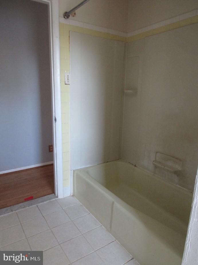 LAKESIDE VISTA - Residential