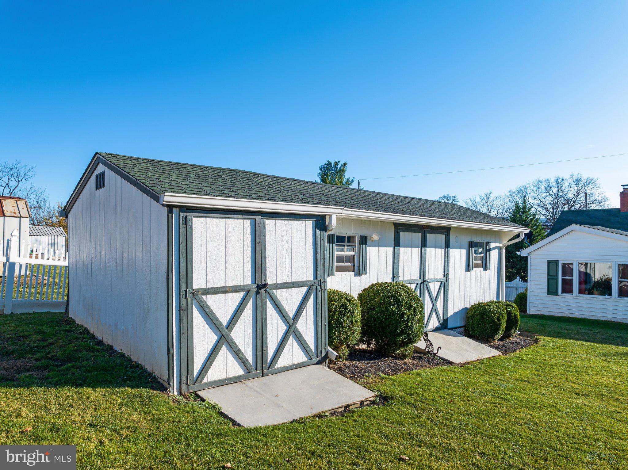 DAVIS STRASBURG - Residential