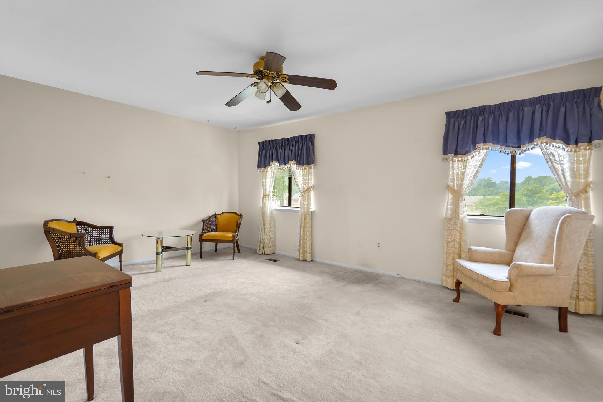 LEISURE WORLD - Residential