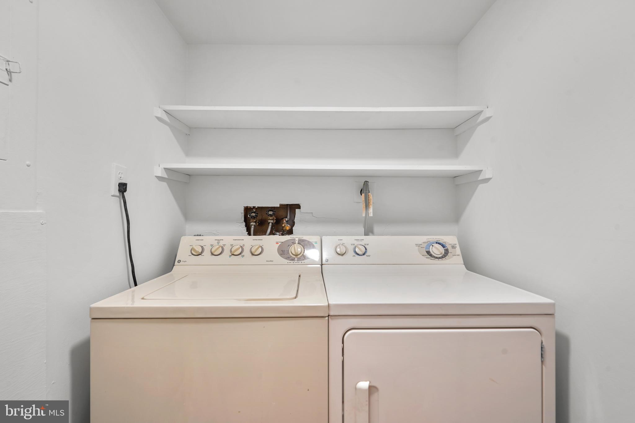 LEISURE WORLD - Residential