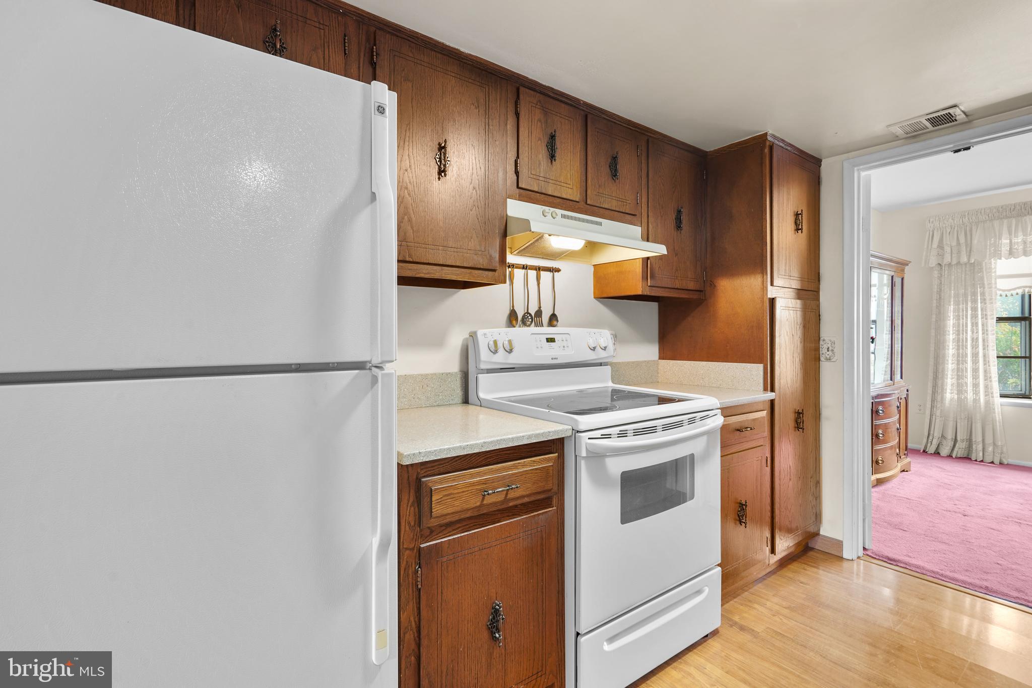 LEISURE WORLD - Residential