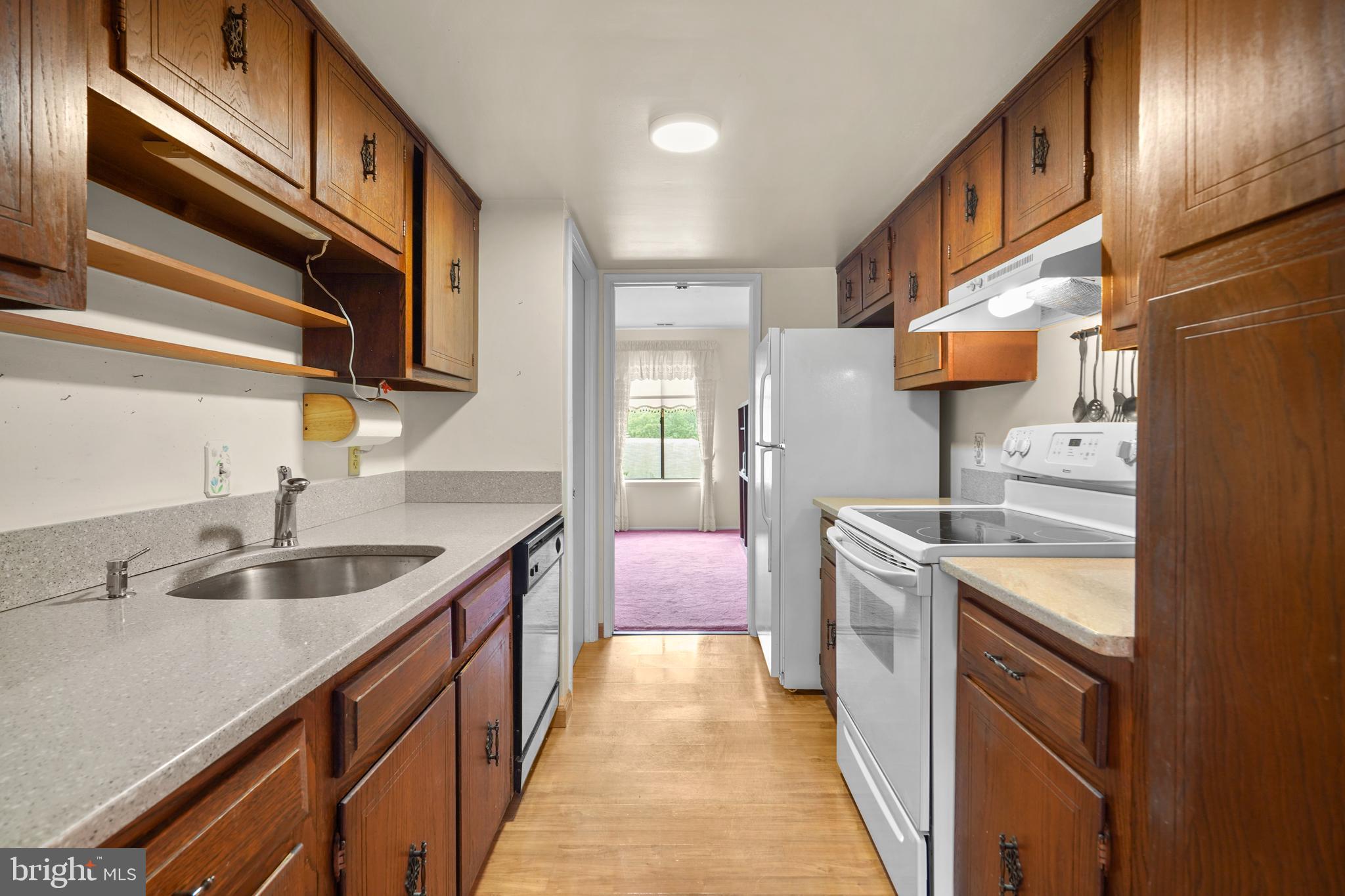 LEISURE WORLD - Residential